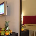 Target בית הארחה 3*
