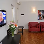 בית הארחה Target